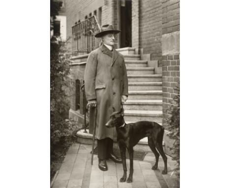 August Sander (Herdorf 1876 – 1964 Köln). Der Notar, Köln. 1924Silbergelatineabzug von Gunther Sander, 1960er–Jahre. Agfa-Pap