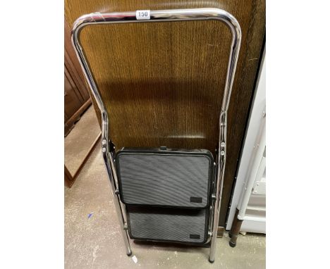 TWO TREAD STEP LADDER 