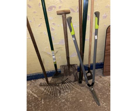 PAIR OF BORDER SHEARS AND OTHER TOOLS AND A FLYMO LAWNMOWER