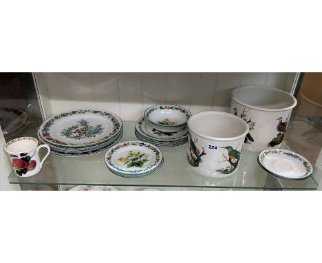 TWO PORTMEIRION BIRDS OF BRITAIN PLANTERS AND ROYAL WORCESTER PLATES 