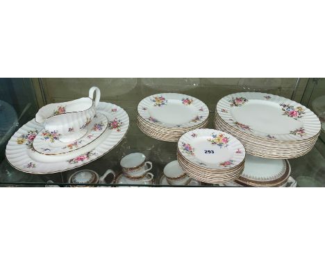 ROYAL WORCESTER ROWAN OKE BONE CHINA TABLE SERVICE FOR EIGHT PLACE SETTINGS