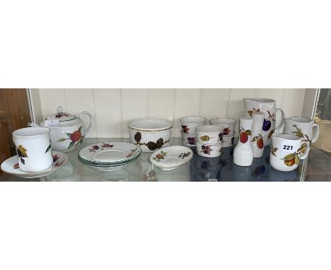 TOP SHELF - ROYAL WORCESTER EVESHAM TABLEWARES