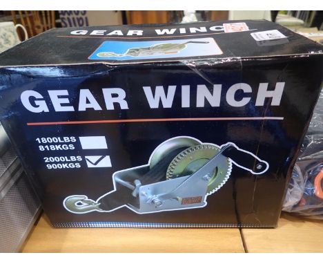 New unused 900kg gear winch. P&amp;P Group 2 (£18+VAT for the first lot and £3+VAT for subsequent lots) 