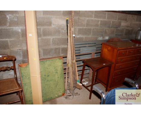 A quantity of long handled gardening tools 