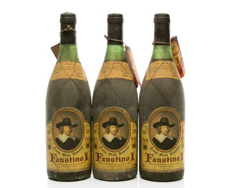 Three bottles of Faustino I Gran Reserva, 1973.Category: Red wine. D.O. Rioja.Level: B and B-C.The Faustino I Gran Reserva wi
