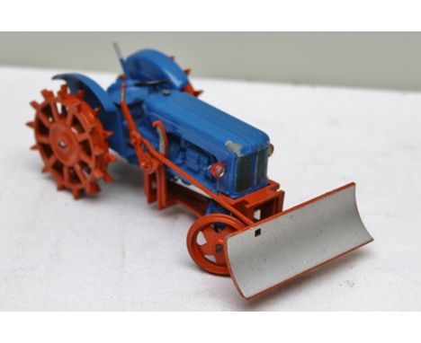 BRITAINS FORDSON 7N SPADELUG WHEEL TRACTOR with driver and adjustable scraper shovel 