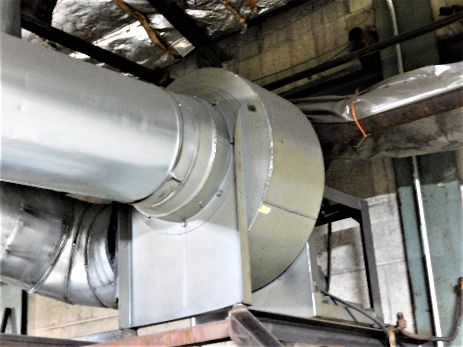 10' X 6' FUME HOOD W/ EXHAUST FAN AND DUCTING, GREAT FOR THE TRACK TORCH