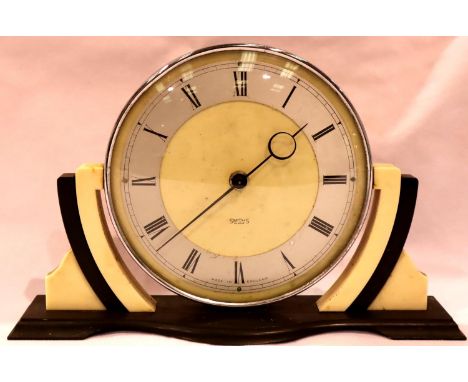 Smiths 30 hour Art Deco mantel clock.  P&amp;P Group 2 (£18+VAT for the first lot and £3+VAT for subsequent lots). Condition 