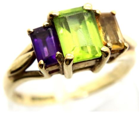 9ct gold ring set with amethyst, green and yellow stones, size I, 2.9g. P&amp;P Group 1 (£14+VAT for the first lot and £1+VAT