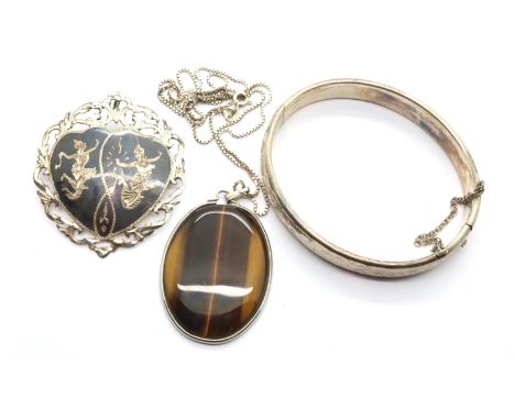 Mixed silver jewellery including pendant and bangle. P&amp;P Group 1 (£14+VAT for the first lot and £1+VAT for subsequent lot
