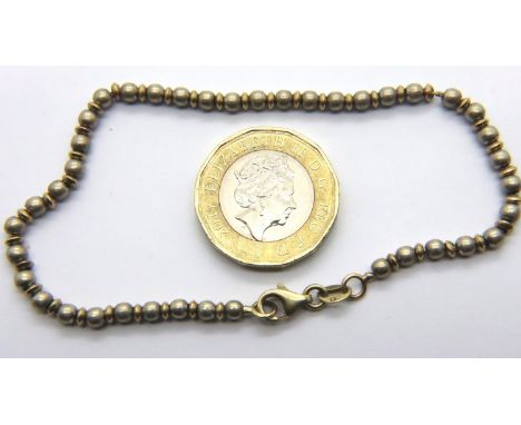 9ct yellow and white gold ball bracelet, L: 19 cm, 5.3g. P&amp;P Group 1 (£14+VAT for the first lot and £1+VAT for subsequent