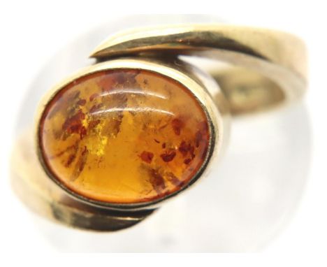 9ct gold baltic amber set ring, size J, 4.2g. P&amp;P Group 1 (£14+VAT for the first lot and £1+VAT for subsequent lots) 