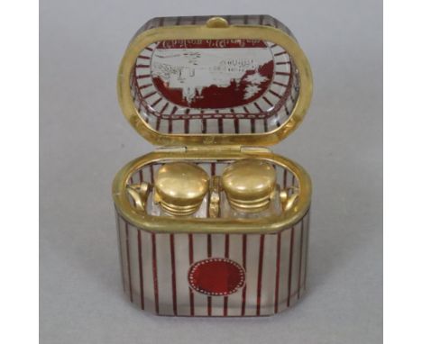 Kleine Reisegarnitur mit zwei Flakons - 19.Jh./um 1900, farbloses Glas, vergoldete Metallmontierung, Glasetui mit Scharnierde