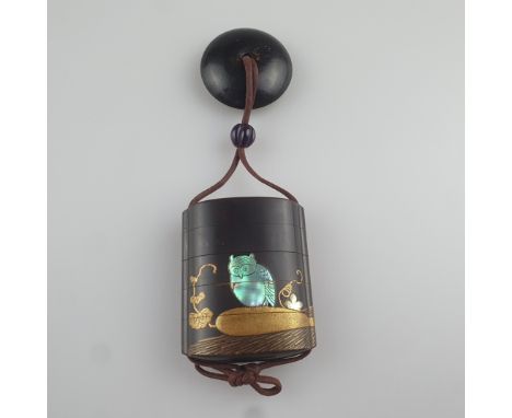 Kleines Inrô - Japan, späte Edo-Zeit, 19.Jh., fünfteilig mit abgesetzter Schnurführung, (Gold-)Lackmalerei und Perlmutteinlag
