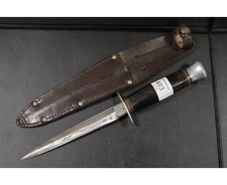 A VINTAGE STYLE DAGGER WITH LEATHER SHEATH, MARKED TO BLADE 'MADE IN ENGLAND, SHEFFIELD, WILLIAM ROCGERS