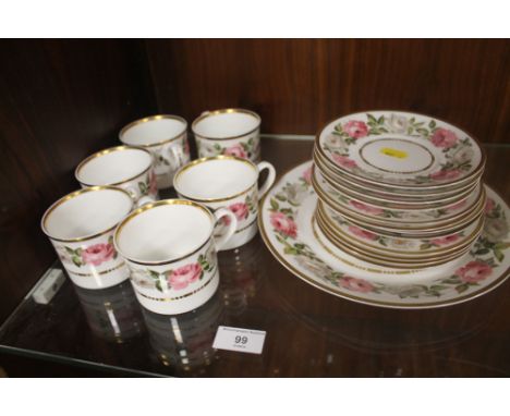A ROYAL WORCESTER ROYAL GARDEN PART DINNER SERVICE