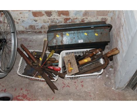 A QUANTITY OF TOOLS