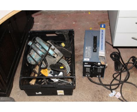 A TRAY OF ASSORTED TOOLS, TOGETHER WITH A WELDER, ETC
