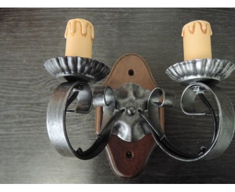 A cartwheel wall bracket wrought iron finish (boxed)