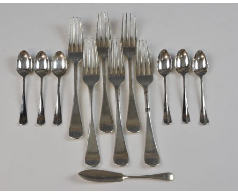 Set of six Edward VII Old English pattern silver dessert forks, by William Hutton & Sons, London circa 1908, a set of six sil