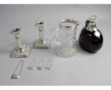 Pair of late Victorian silver candlesticks with gadrooned decoration, on square feet, by Ellis & Co., Birmingham, 1899, 13cm 