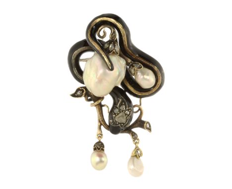 AN ANTIQUE NATURAL SALTWATER PEARL, DIAMOND AND ENAMEL SNAKE BROOCH CIRCA 1820 in high carat yellow gold designed as the body