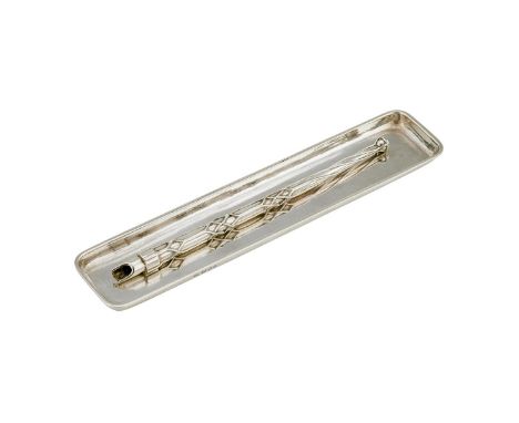 A SILVER COLOURED DIP PEN AND SILVER OBLONG TRAYOMAR RAMSDEN, LONDON 1937The silver coloured dip pen with wirework decoration
