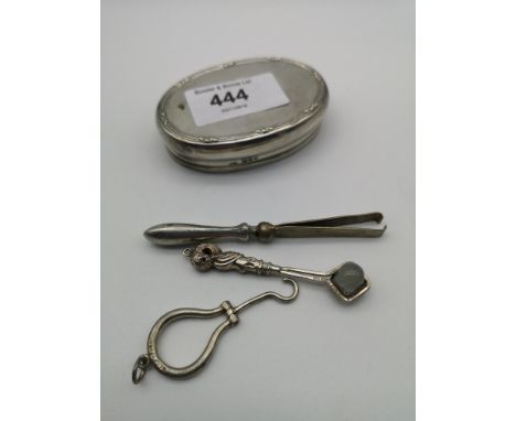 London silver lid, Silver button hook, Silver magnifying glass &amp; 2 Silver handled items. 