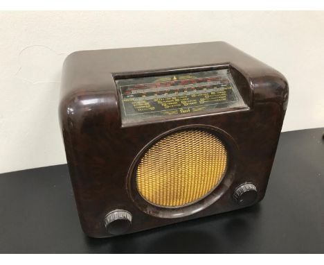 Vintage Bush Bakelite radio 