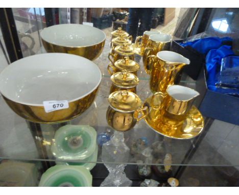6 PIECES OF 'GOLD' ROYAL WORCESTER PORCELAIN AND ETCHED HORSE RACING TUMBLER
