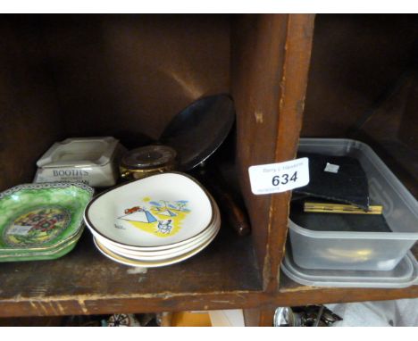 4 WADE DISHES, 2 MALING PIN DISHES, BOOTHS DRY GIN ASHTRAY, CLOCK, COMPACTS ETC
