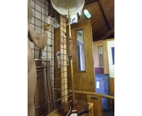 STANDARD LAMP