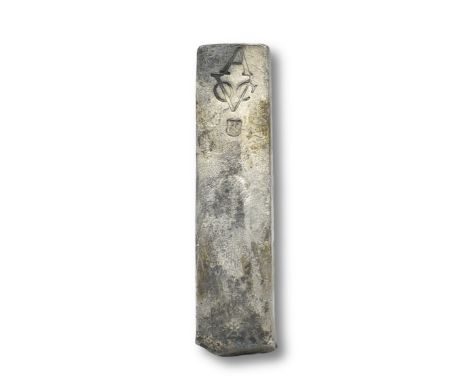 A maritime Dutch East India Company V.O.C. (Vereenigde Oost-indische Compagnie ) silver ingot bar. The silver ingot was salva