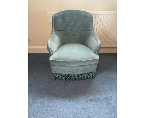 A button back side chair 