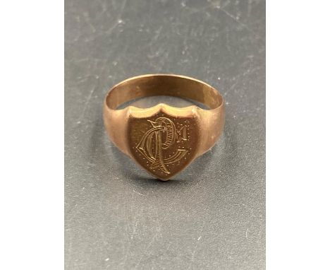 A 9ct gold signet ring (Approximate Total Weight 5g) 