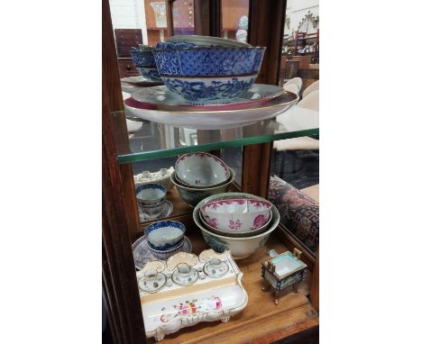 SHELF LOT OF CERAMICS TO INCLUDE ORIENTAL