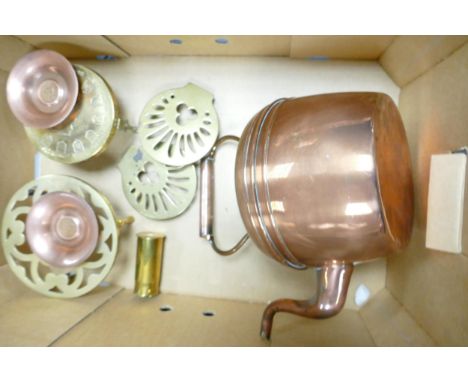 A mixed collection of metal ware items to include Copper Kettle, kettle stands, trench art etc 