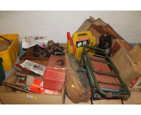 A QUANTITY OF TOOLS