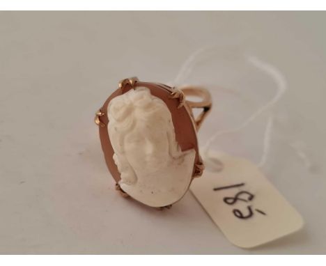 A cameo ring 9ct size R    4.8 gms