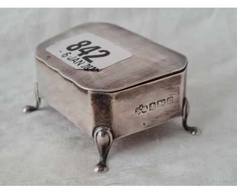 A chest shaped ring box on four pad feet, 2.5" wide, Birmingham 1913 by E &amp; Co
