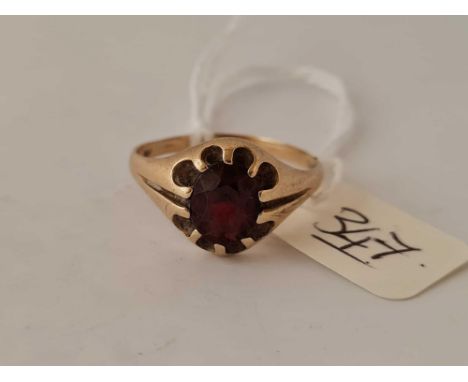 A single garnet 9ct ring size U 3g