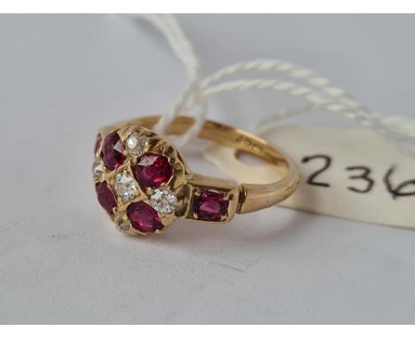 A VICTORIAN RUBY AND DIAMOND CHEQUER BOARD RING 18CT GOLD SIZE I