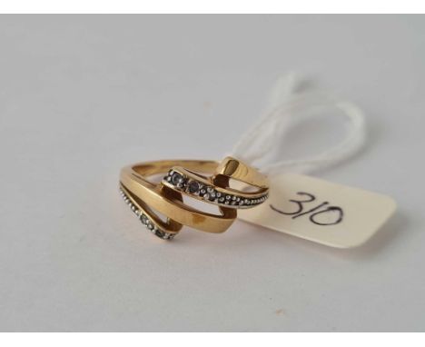 9ct stone set ring size N 2.6g inc
