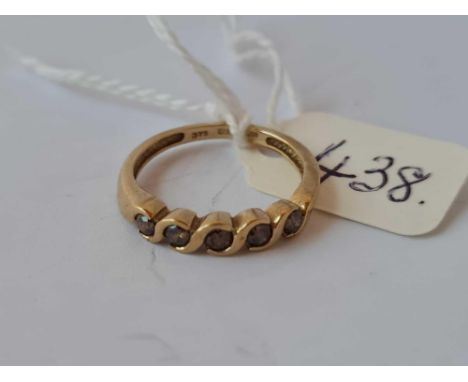 A fancy wavy design five stone cognac diamonds 9ct size K    1.8 gms