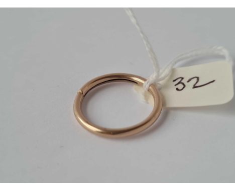 A Victorian gold split ring 21 mm diam