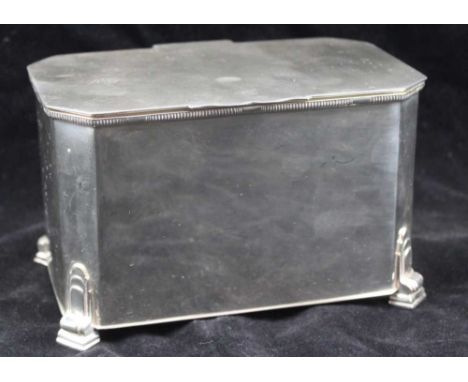 A MAPPIN &amp; WEBB PRINCE'S PLATE TABLE CADDY / BISCUIT BOX, hinged cover, raised on Art Deco design feet, 16cm x 10cm x 10c