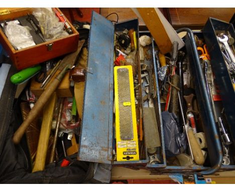 A cantilever metal toolbox &amp; a canvas holdall of tools &amp; collectables