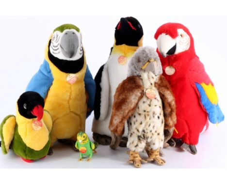 Steiff 6 Stofftiere, Papageie und Vögel, stuffed animals,alle mit Steiff-Knopf, enthalten sind 2x Ara, Papagei Lora, Pinguin 