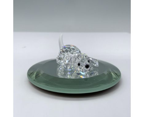 Part of the Peaceful Countryside theme group. An adorable clear crystal puppy in a prone position ready to play. Frosted tail