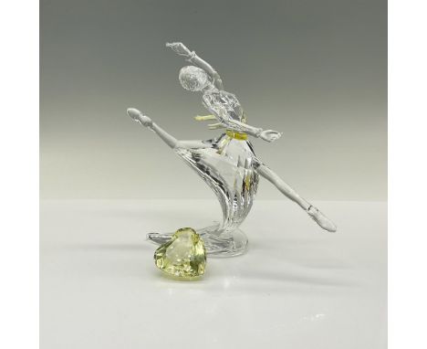 Brilliant clear crystal SCS Annual Edition figure of Anna Pavlova, the famous Russian Ballet Dancer, in an elegant dance pose
